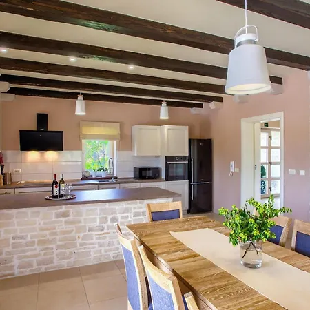 Mary Prázdninový dům *