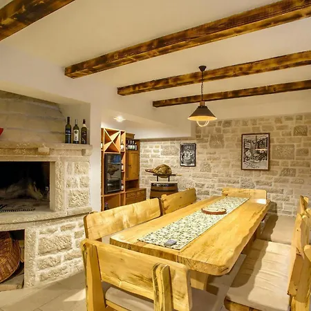 Holiday home Mary