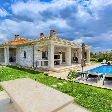 Mary Holiday home *