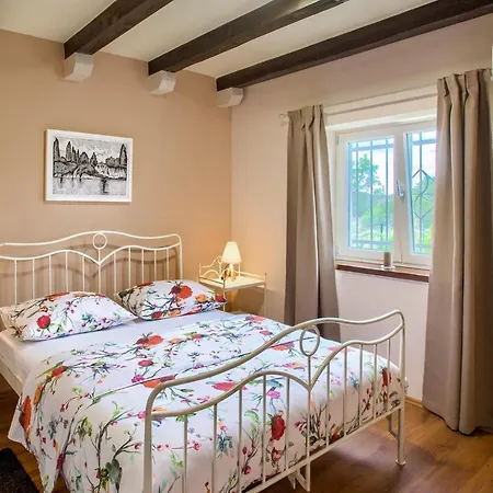 Mary Dom wakacyjny Szybenik