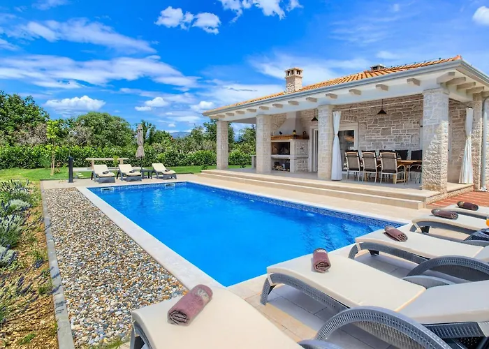 בית נופש Mary שיבניק